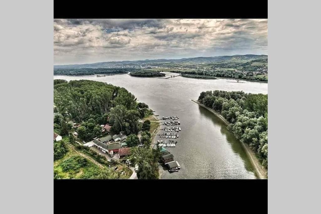 Captain'S House By The Danube River Cerevic Bagian luar foto