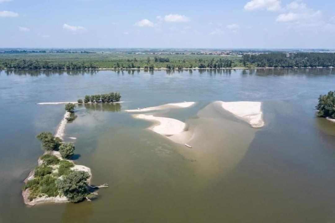 Captain'S House By The Danube River Cerevic Bagian luar foto